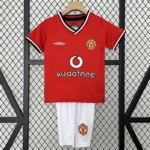 Kit Infantil Manchester United 1 Retrô Camisa e Short 2000 / 2001