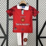 Kit Infantil Manchester United 1 Retrô Camisa e Short 1996 / 1997