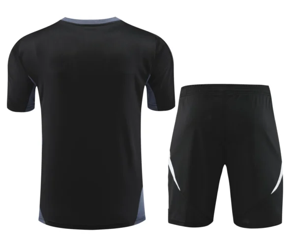 Kit Conjunto Treino Manchester United Camisa + Short 2024 / 2025 - Masculino - Adidas - Image 2