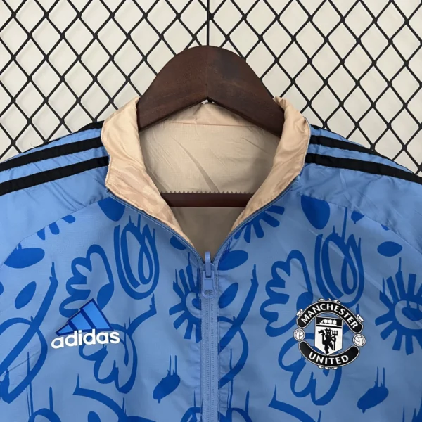 Jaqueta Corta Vento Manchester United 2024 Dupla Face Masculina - Adidas - Image 5